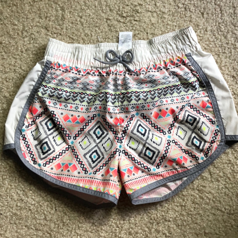 OshKosh White, Gray & Orange ikat print active shorts size 7